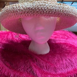 BNWT Laura Tyler reversible hat